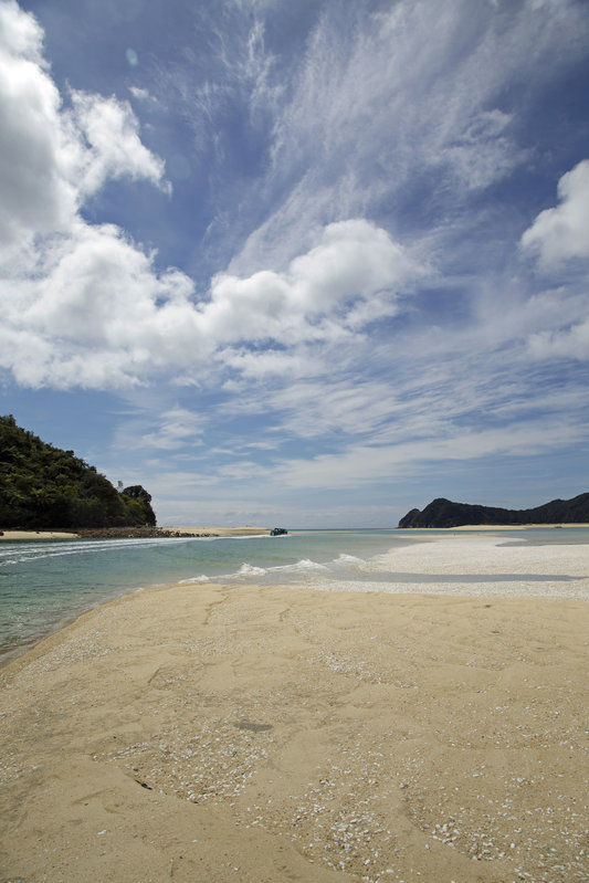 Watertaxi Awaroa.jpg