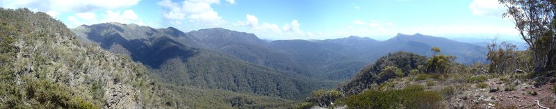 20150122_02_Eastern side of Devil's Staircase from 1427 spot-height on un-named spur (IVO GR 717 869).JPG