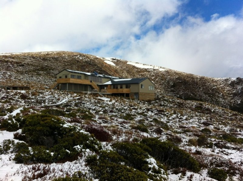 Luxmore Hut, Kepler Track, 18 November 2011.jpg