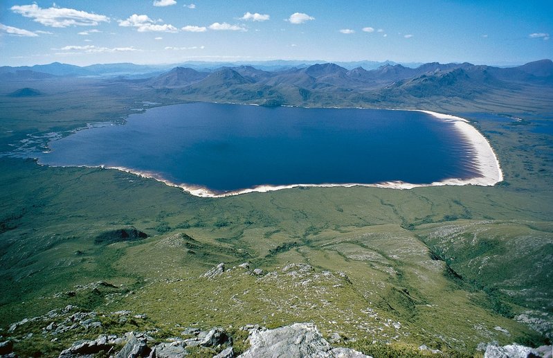 Lake Pedder from Frankland Peak, Les Southwell.jpg