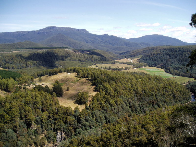 Black Bluff from top of Loongana Range.JPG