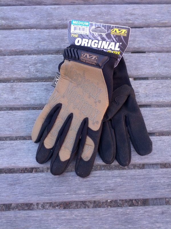 Gloves medium.jpg