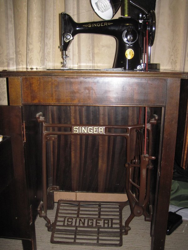 Singer treadle.JPG