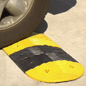 Rubber-Cable-Speed-Hump-Bump.jpg