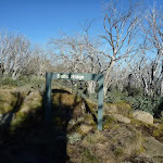 Signpost at Bobs Ridge (281030)