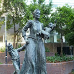 Statue in Jessie Street Gardens (341962)