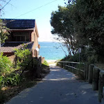 Path to Jibbon Beach (98789)